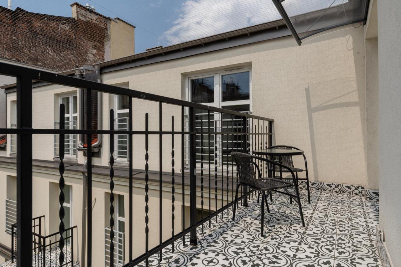 Saint Florian'S Suites - Old Town Luxury Apartments - By Upstairs Краков Экстерьер фото