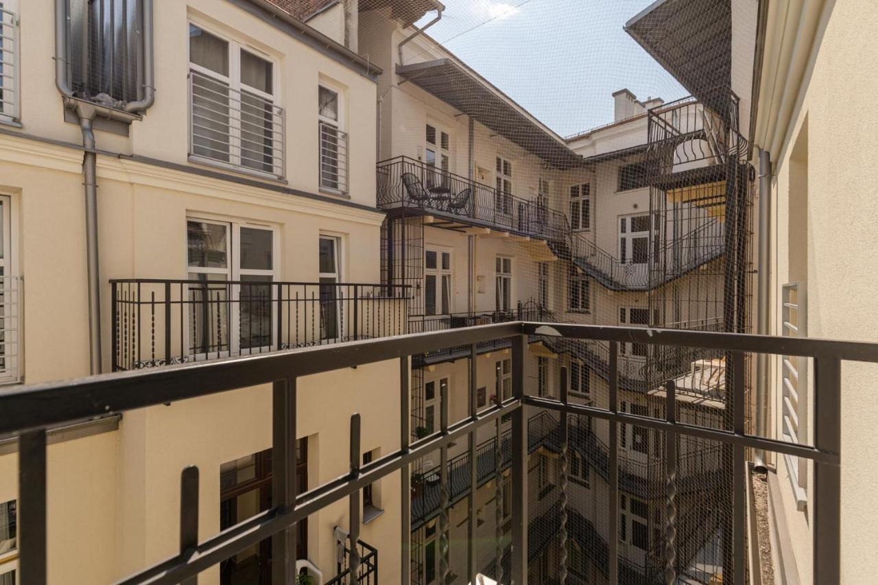 Saint Florian'S Suites - Old Town Luxury Apartments - By Upstairs Краков Экстерьер фото