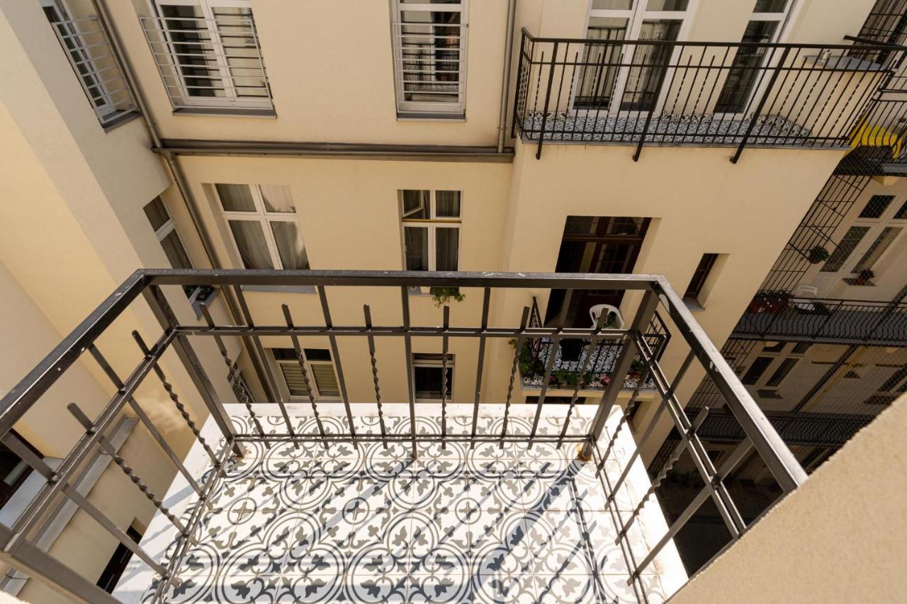 Saint Florian'S Suites - Old Town Luxury Apartments - By Upstairs Краков Экстерьер фото